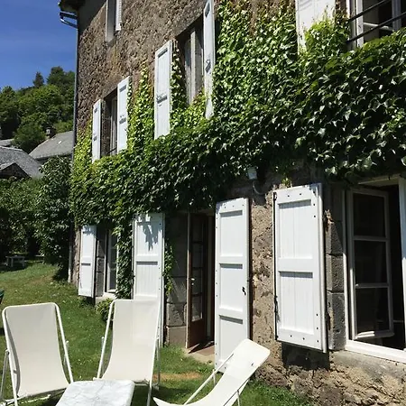 فندق De - Cantal Tournemire (Cantal)